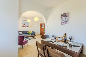 Artemis Cynthia Complex