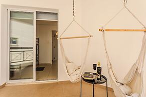 Artemis Cynthia Complex