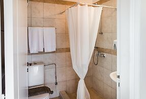 Artemis Cynthia Complex