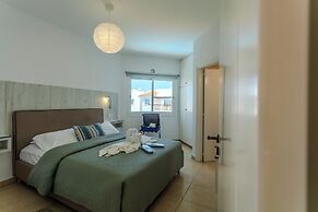 Artemis Cynthia Complex