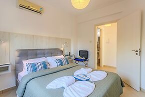 Artemis Cynthia Complex