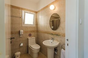 Artemis Cynthia Complex