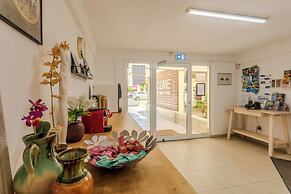 Artemis Cynthia Complex