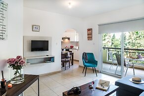 Artemis Cynthia Complex