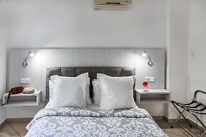 Artemis Cynthia Complex