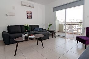 Artemis Cynthia Complex