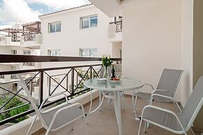 Artemis Cynthia Complex