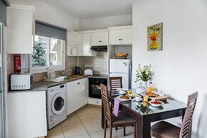 Artemis Cynthia Complex