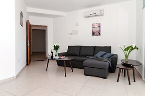 Artemis Cynthia Complex