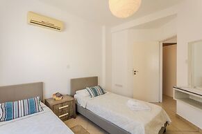 Artemis Cynthia Complex