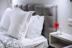 Artemis Cynthia Complex