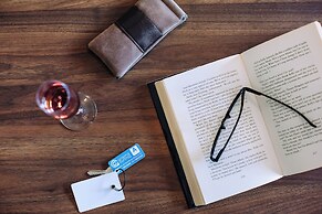 Artemis Cynthia Complex