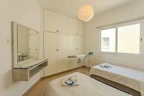 Artemis Cynthia Complex