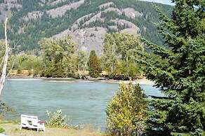 Rivermount Motel Campground and RV Park