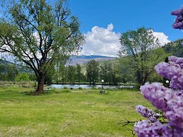 Rivermount Motel Campground and RV Park