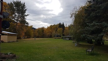 Rivermount Motel Campground and RV Park