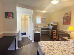 Rivermount Motel Campground and RV Park