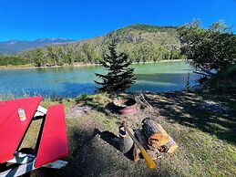 Rivermount Motel Campground and RV Park