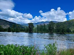 Rivermount Motel Campground and RV Park