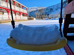 Rivermount Motel Campground and RV Park