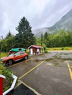 Rivermount Motel Campground and RV Park