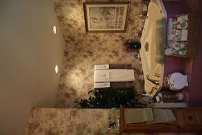 Jewel on the Hill Bed & Breakfast