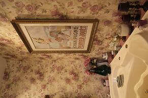 Jewel on the Hill Bed & Breakfast