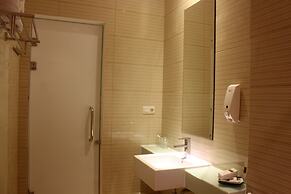 Tlogomas Guest House