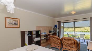 Crocodile Bridge Safari Lodge