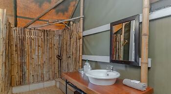 Crocodile Bridge Safari Lodge