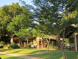 Crocodile Bridge Safari Lodge