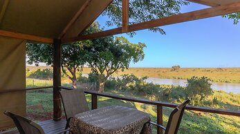Crocodile Bridge Safari Lodge