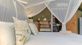 Crocodile Bridge Safari Lodge