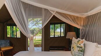 Crocodile Bridge Safari Lodge