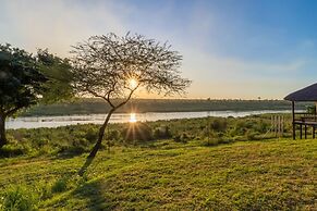 Crocodile Bridge Safari Lodge