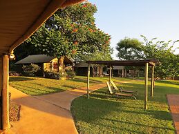 Crocodile Bridge Safari Lodge