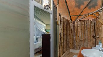 Crocodile Bridge Safari Lodge