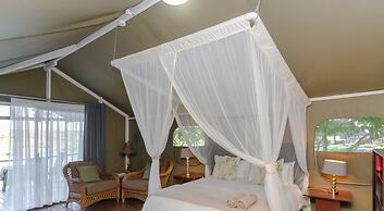 Crocodile Bridge Safari Lodge