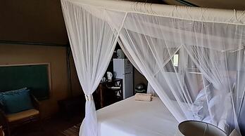 Crocodile Bridge Safari Lodge