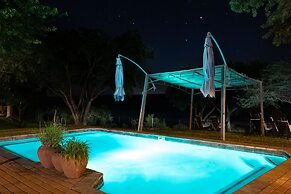 Crocodile Bridge Safari Lodge