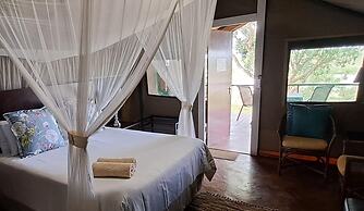 Crocodile Bridge Safari Lodge