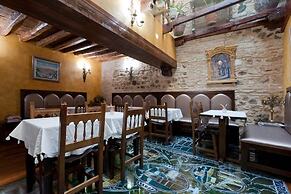 Hospedería Casa De Cisneros