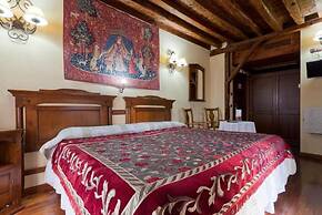 Hospedería Casa De Cisneros