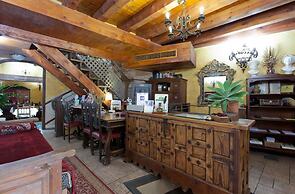Hospedería Casa De Cisneros