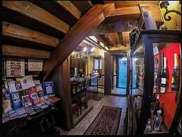 Hospedería Casa De Cisneros