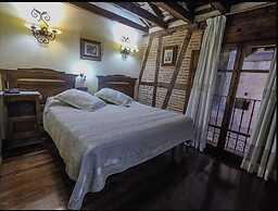 Hospedería Casa De Cisneros