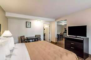 Quality Inn & Suites near Downtown Bakersfield