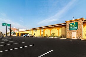 Quality Inn & Suites near Downtown Bakersfield