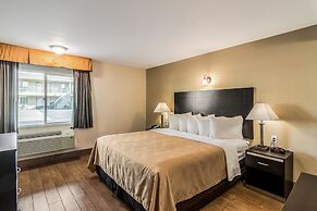 Quality Inn & Suites near Downtown Bakersfield