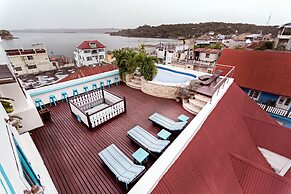 Isla de Flores Hotel